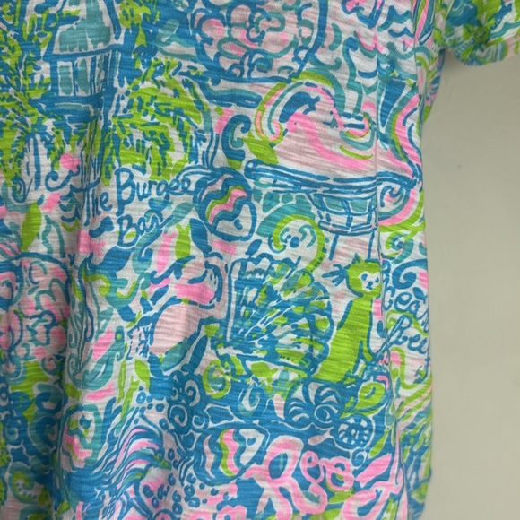 (T2) Lilly Pulitzer®
Women's Etta V-Neck T-Shirt, Vibrant Multicolor, Size XS - Picture 3 of 13